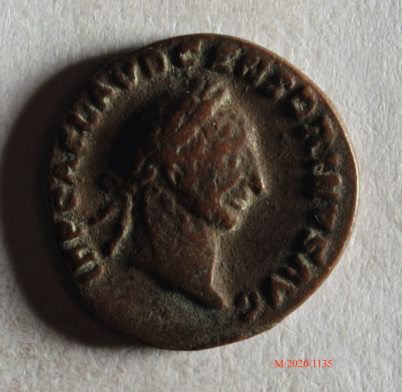 Römische Münze, Nominal Denar, Prägeherr Claudius Censorinus, Prägeort nicht bestimmbar, Fälschung (Museumsgesellschaft Bad Dürkheim e.V. CC BY-NC-SA)