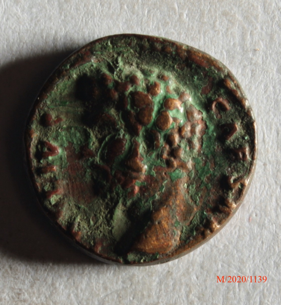 Römische Münze, Nominal Denar, Prägeherr Hadrian, Prägeort nicht bestimmbar, Fälschung (Museumsgesellschaft Bad Dürkheim e.V. CC BY-NC-SA)