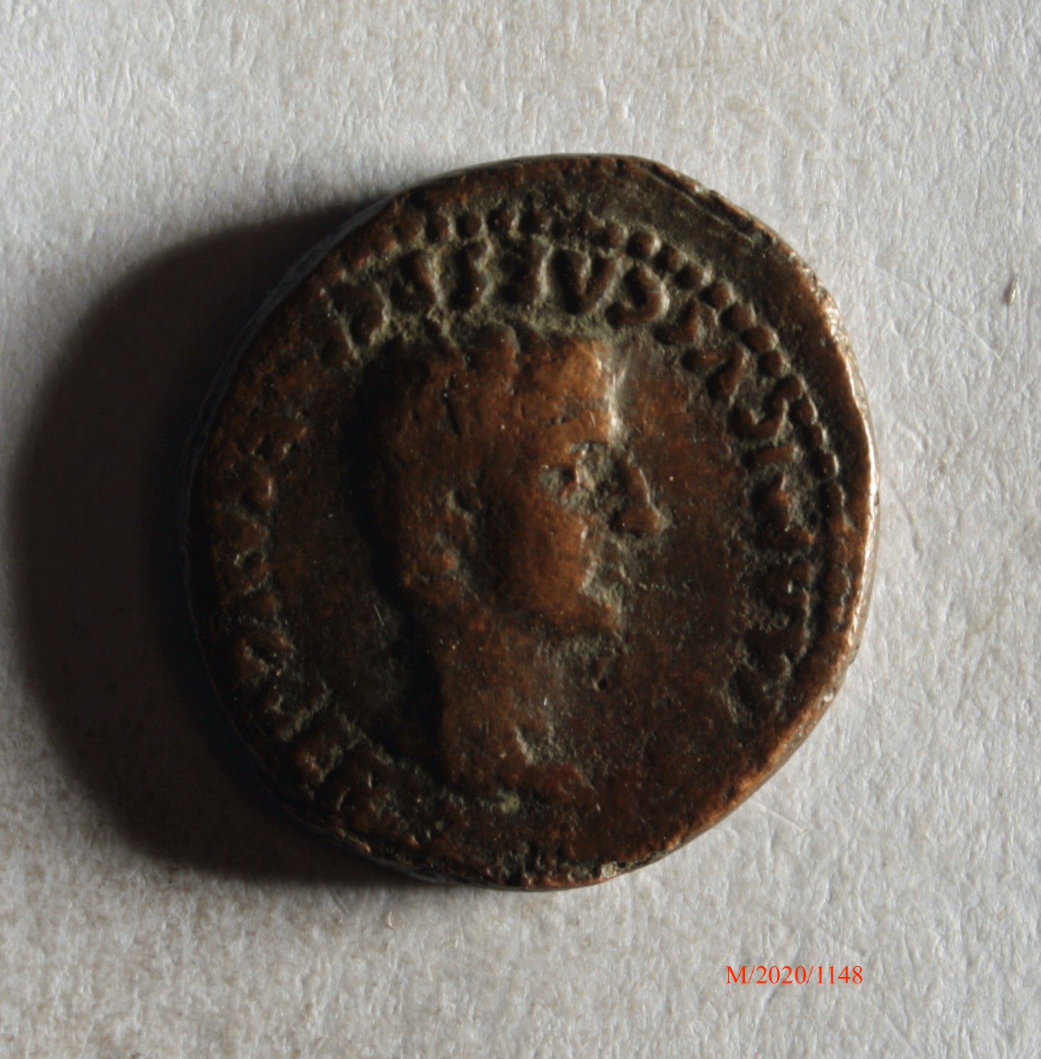 Römische Münze, Nominal Denar, Prägeherr unbekannt, f. "Germanicus", Prägeort nicht bestimmbar, Fälschung (Museumsgesellschaft Bad Dürkheim e.V. CC BY-NC-SA)