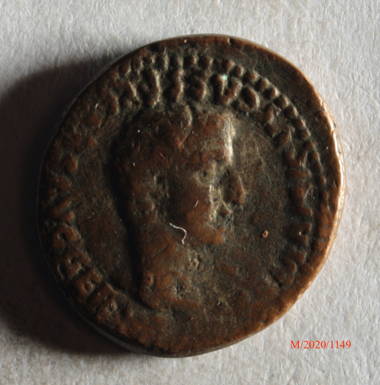 Römische Münze, Nominal Denar, Prägeherr unbekannt, f. "Germanicus", Prägeort nicht bestimmbar, Fälschung (Museumsgesellschaft Bad Dürkheim e.V. CC BY-NC-SA)