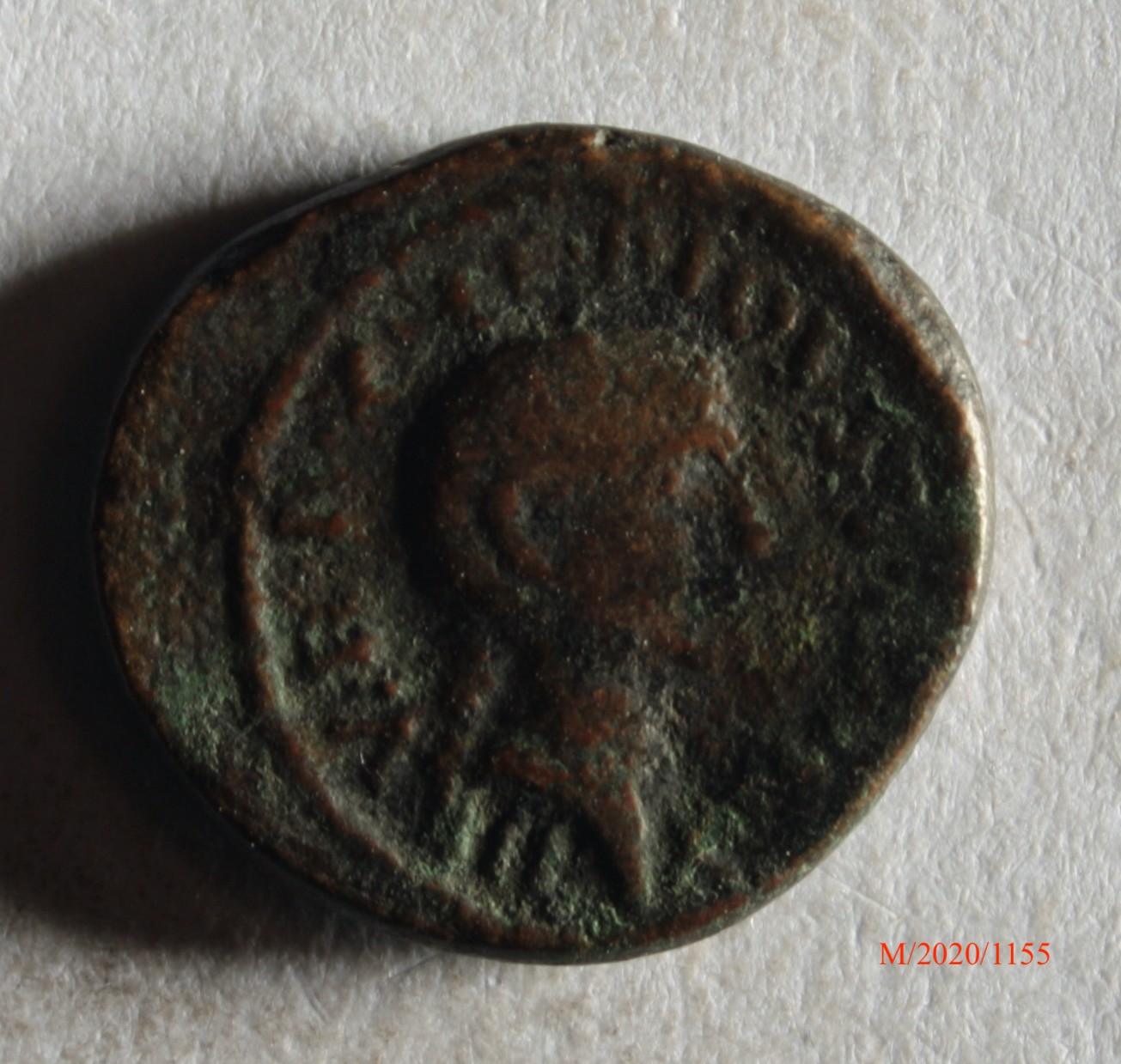 Römische Münze, Nominal Denar, Prägeherr C.Caesar/ Octavianus, Prägeort nicht bestimmbar, Fälschung (Museumsgesellschaft Bad Dürkheim e.V. CC BY-NC-SA)