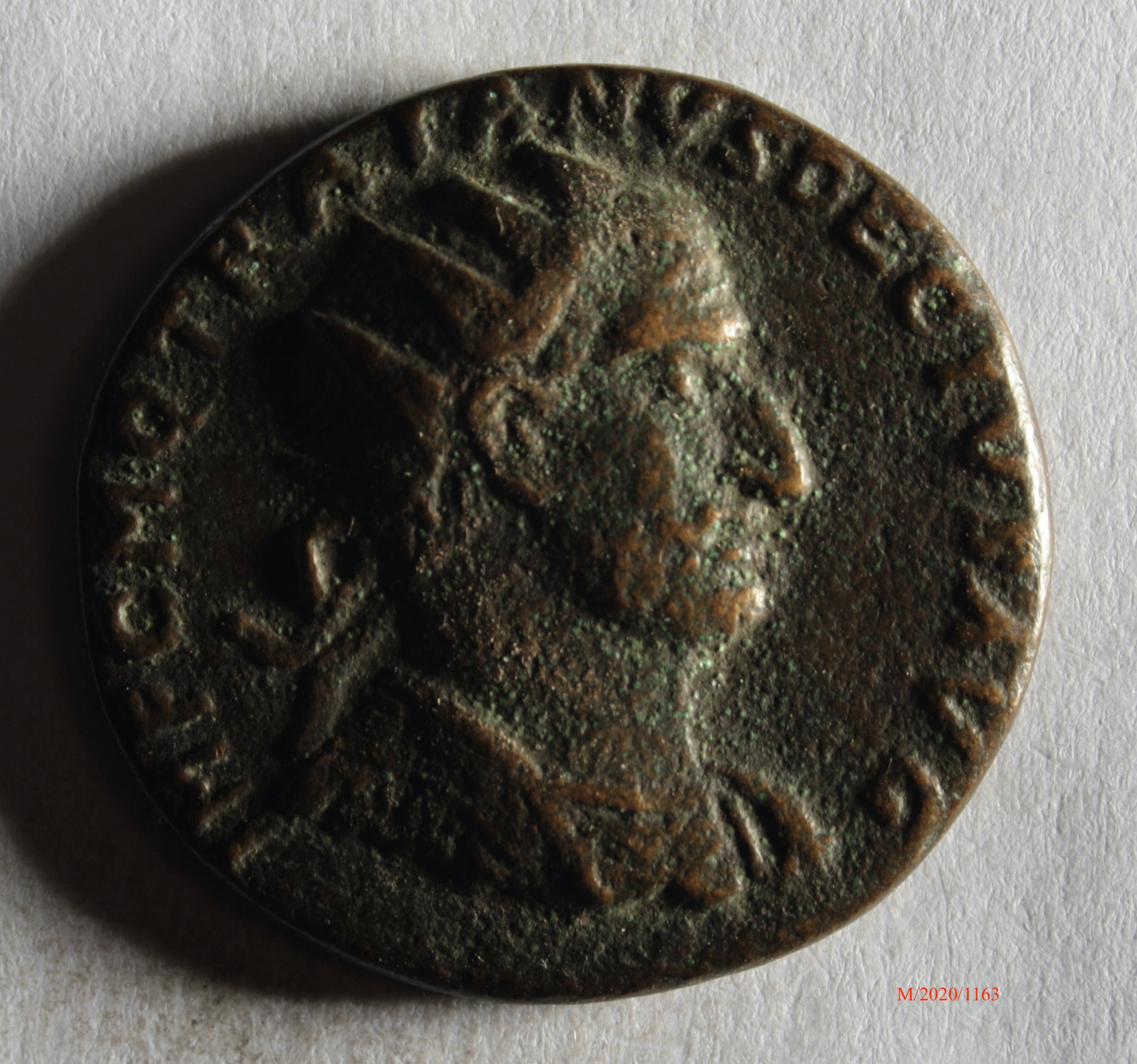 Römische Münze, Nominal Doppelsesterz, Prägeherr Traianus Decius, Prägeort nicht bestimmbar, Fälschung (Museumsgesellschaft Bad Dürkheim e.V. CC BY-NC-SA)