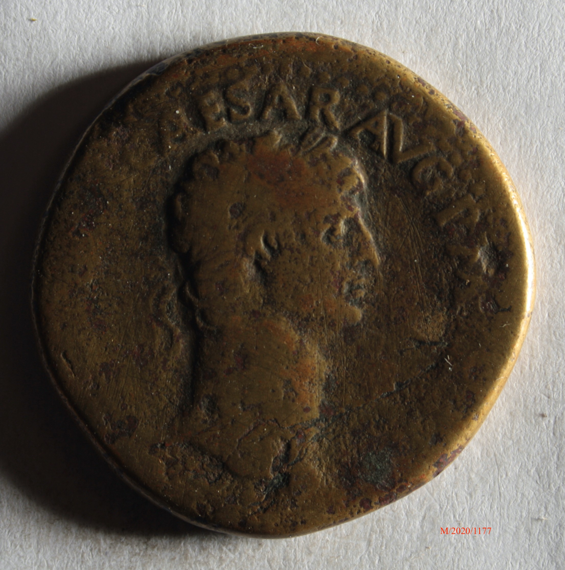 Römische Münze, Nominal Sesterz, Prägeherr Claudius I., Prägeort nicht bestimmbar, Echtheit unklar (Museumsgesellschaft Bad Dürkheim e.V. CC BY-NC-SA)