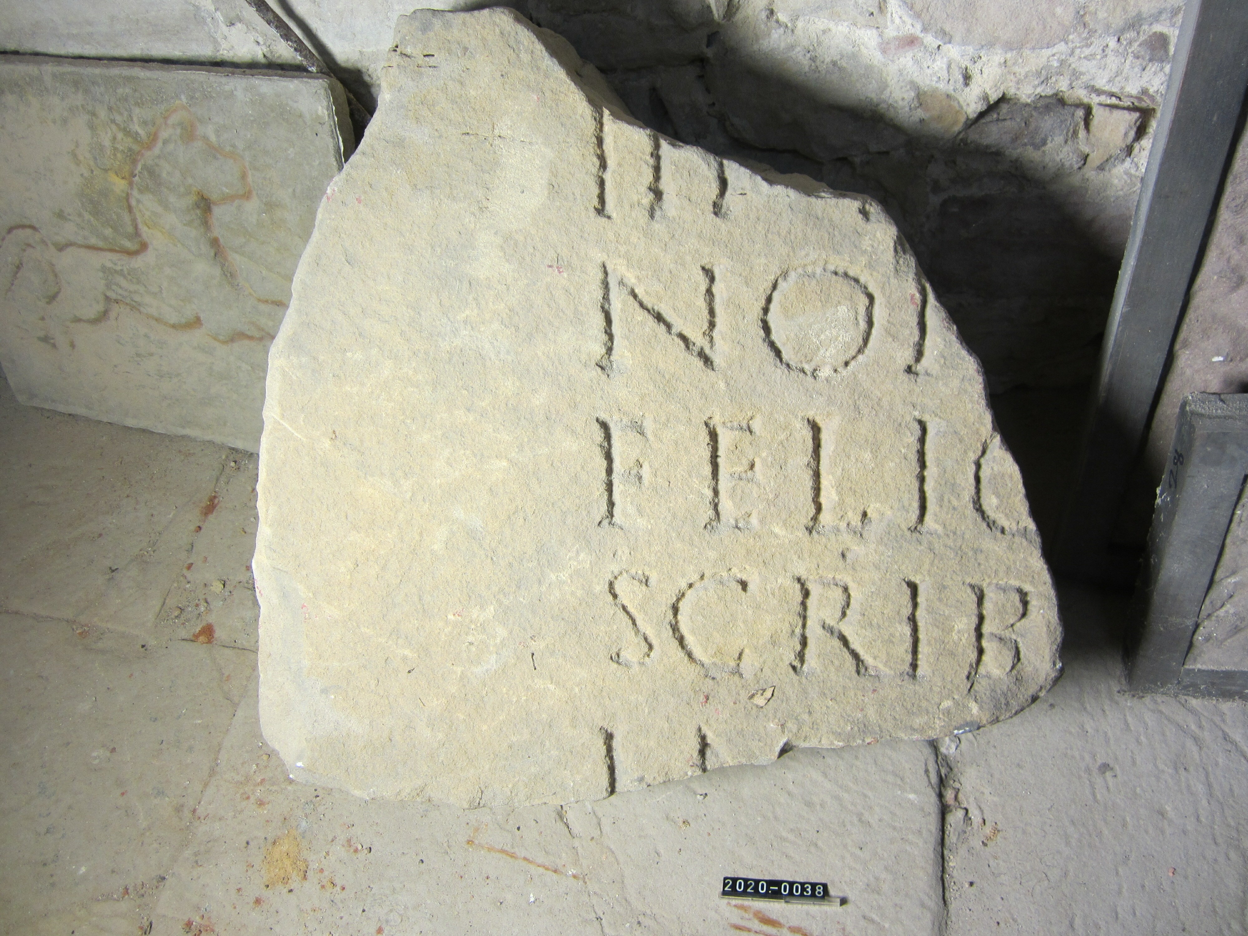 Sandsteinfragment mit Inschrift (Stadtmuseum Bad Dürkheim CC BY-NC-SA)