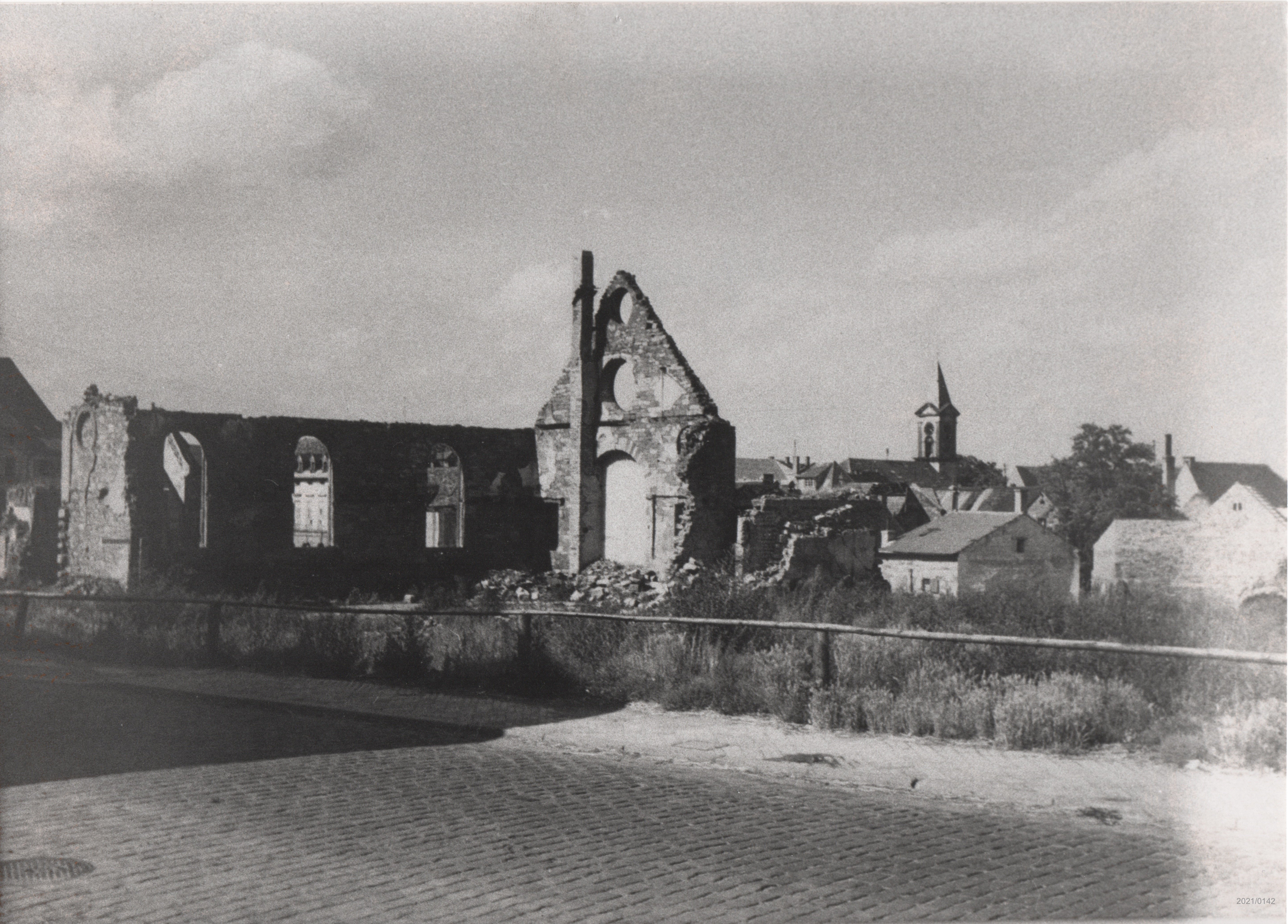 Schwarzweissfoto der zerstörten Synagoge Bad Dürkheims, ca. 1945 (Stadtmuseum Bad Dürkheim im Kulturzentrum Haus Catoir CC BY-NC-SA)