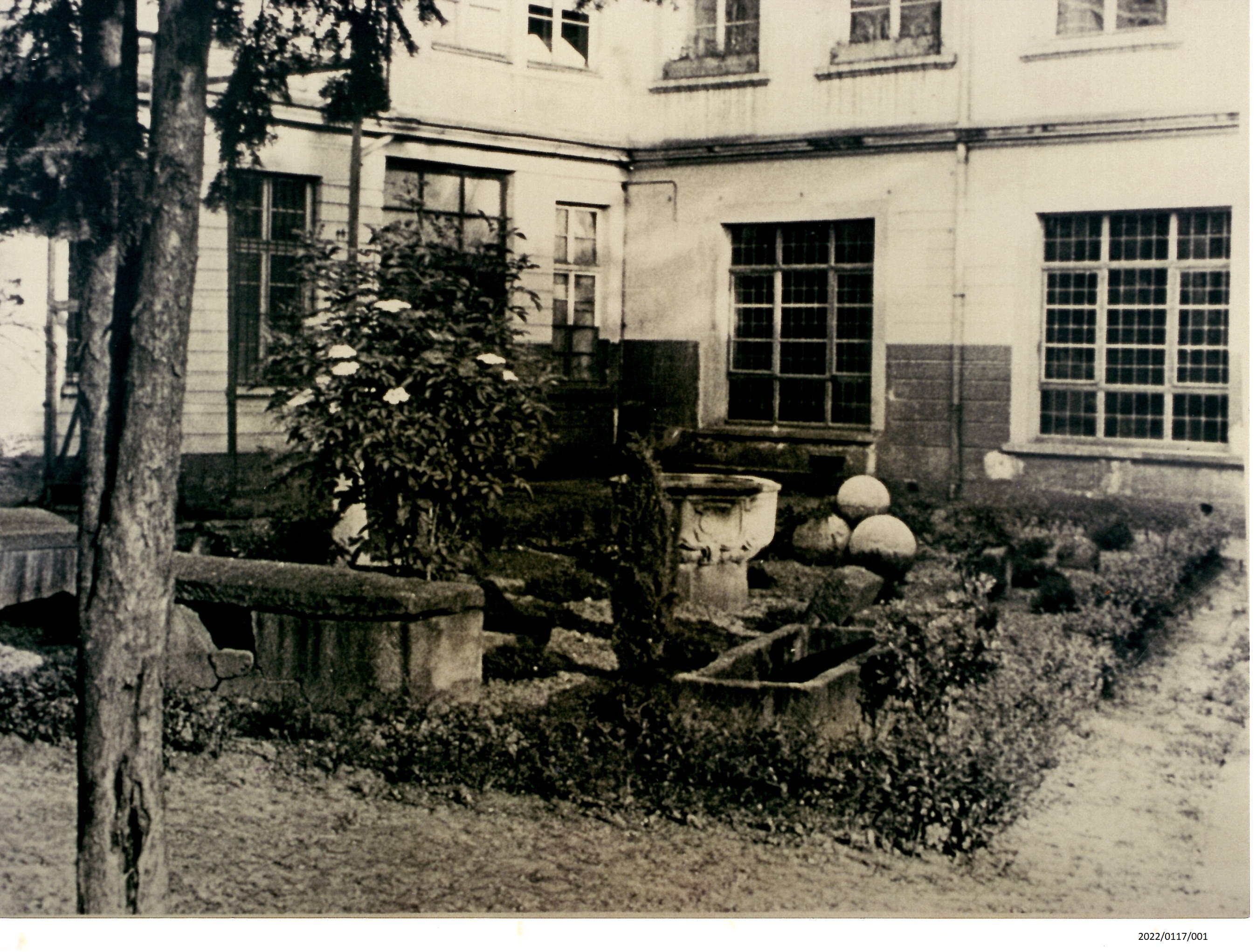 Fotografie Innenhof altes Museum in der Eichstraße um 1935 (Stadtmuseum Bad Dürkheim im Kulturzentrum Haus Catoir CC BY-NC-SA)