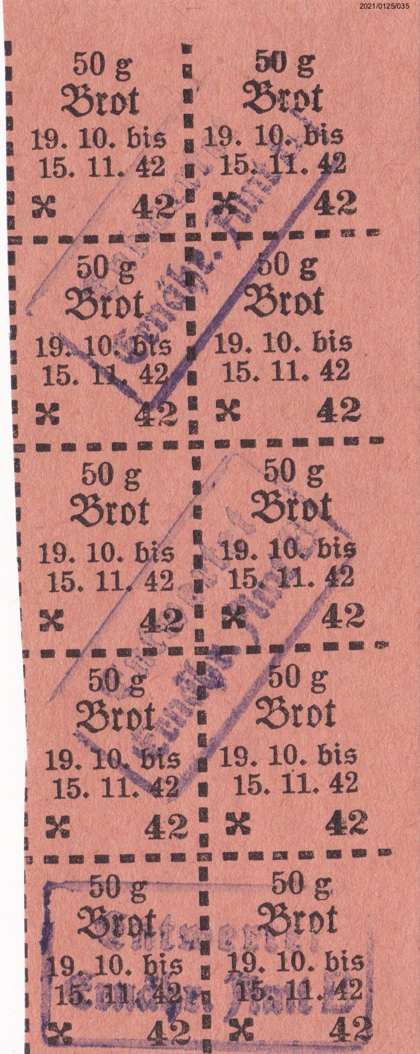 Lebensmittelmarken für 50g Brot 1942, entwertet (Museumsgesellschaft Bad Dürkheim e. V. CC BY-NC-SA)