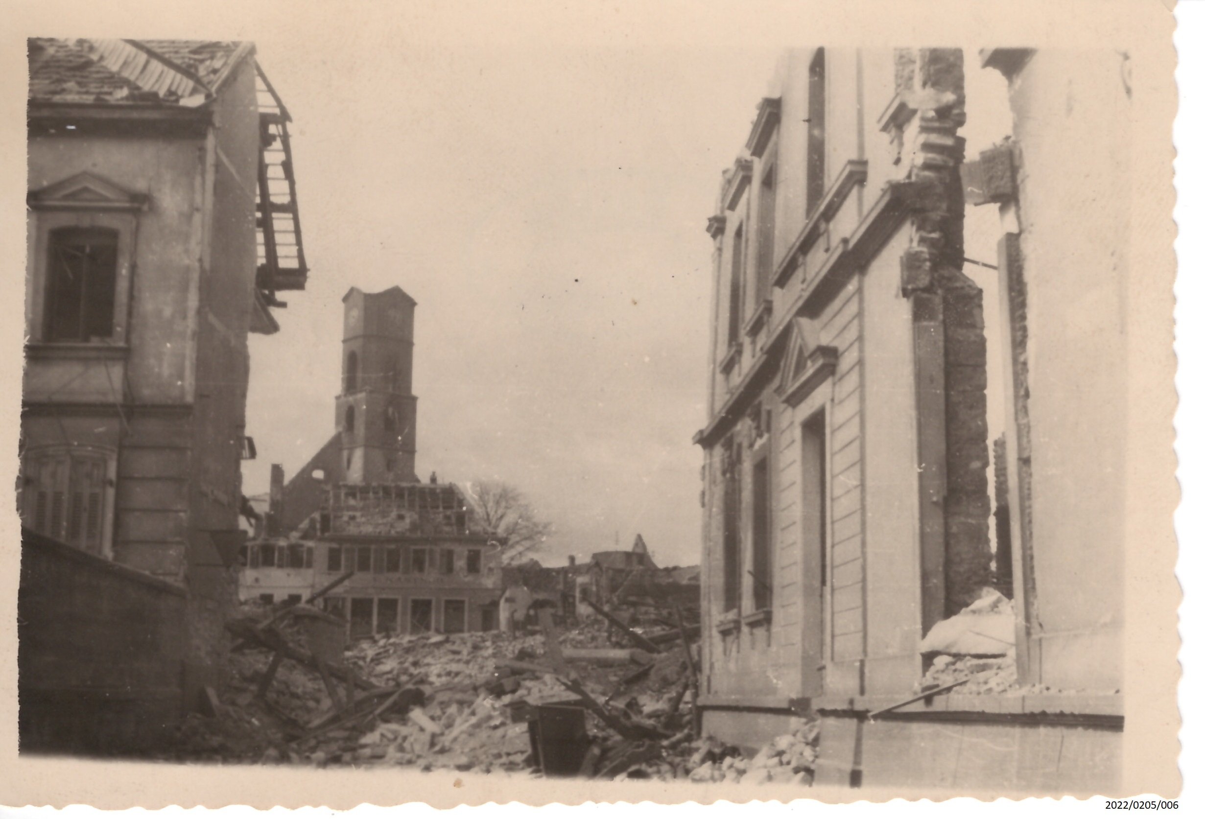 Fotos des zerstörten Bad Dürkheims nach 1945 (Stadtmuseum Bad Dürkheim im Kulturzentrum Haus Catoir CC BY-NC-SA)