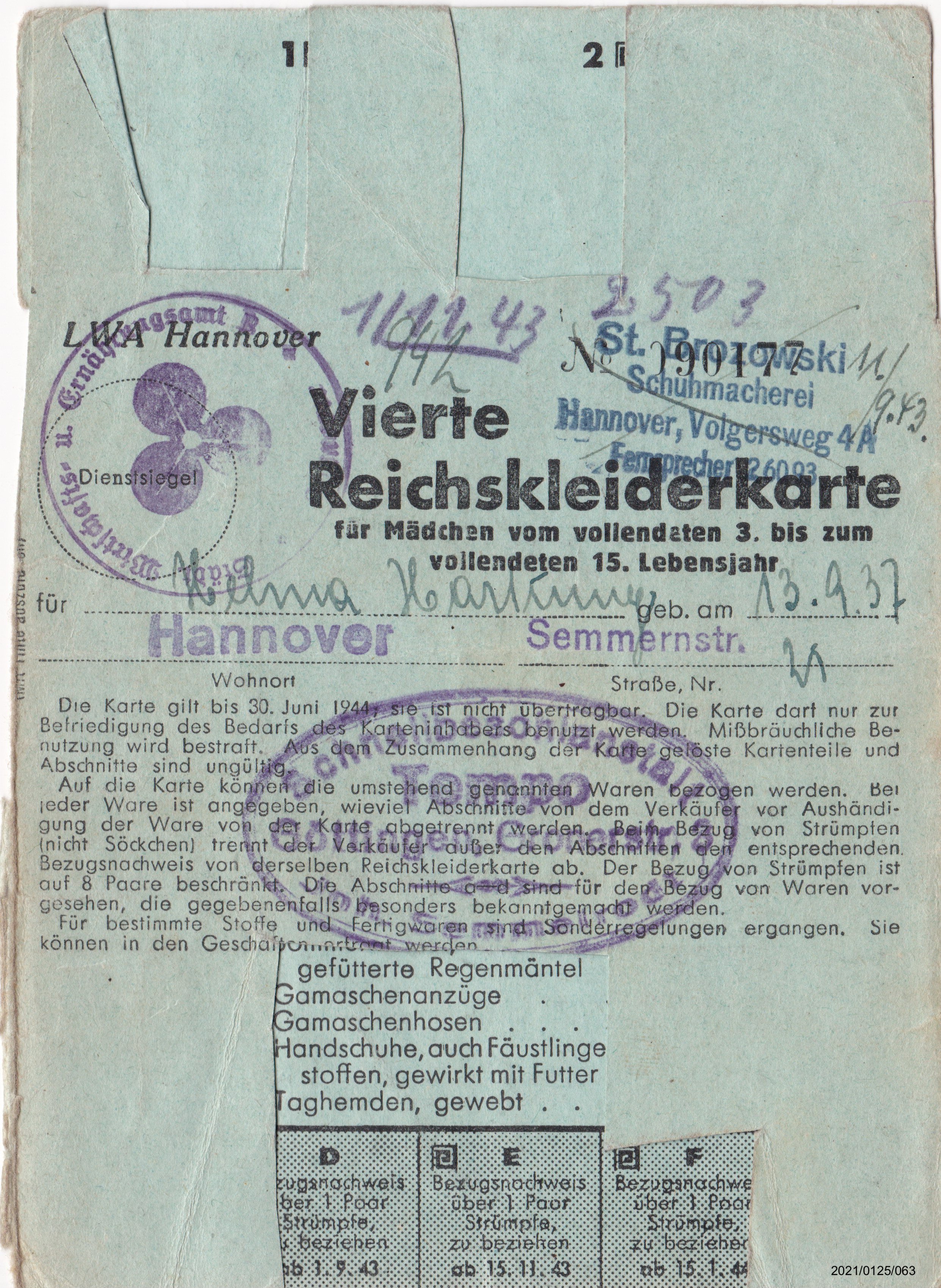 Vierte Reichskleiderkarte Juni 1944 für Mädchen von 3-10 Jahre: Vorderseite (Museumsgesellschaft Bad Dürkheim e. V. CC BY-NC-SA)