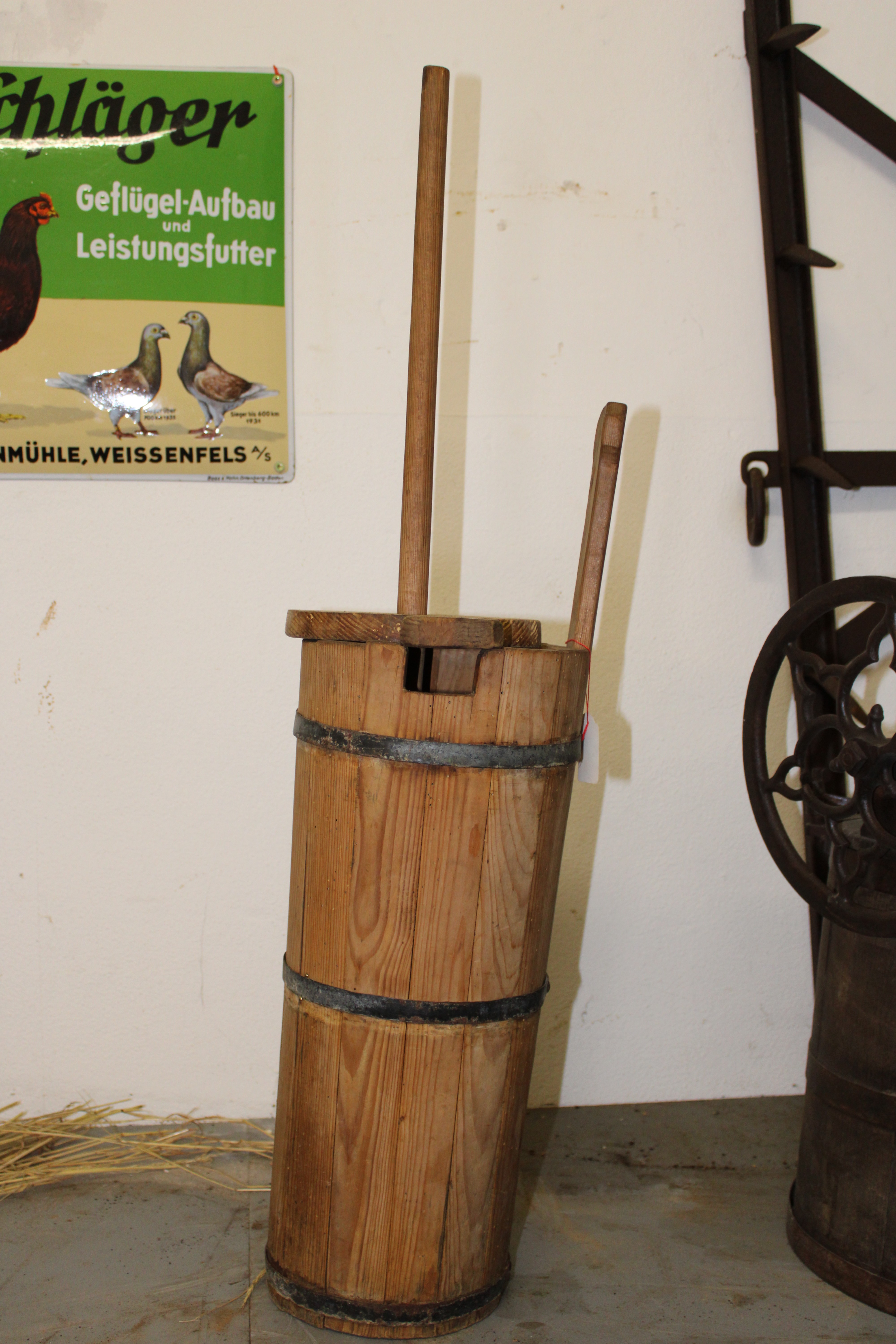 Butterfass mit Stößel aus Holz (Stadt- und Festungsmuseum Germersheim CC BY-NC-SA)