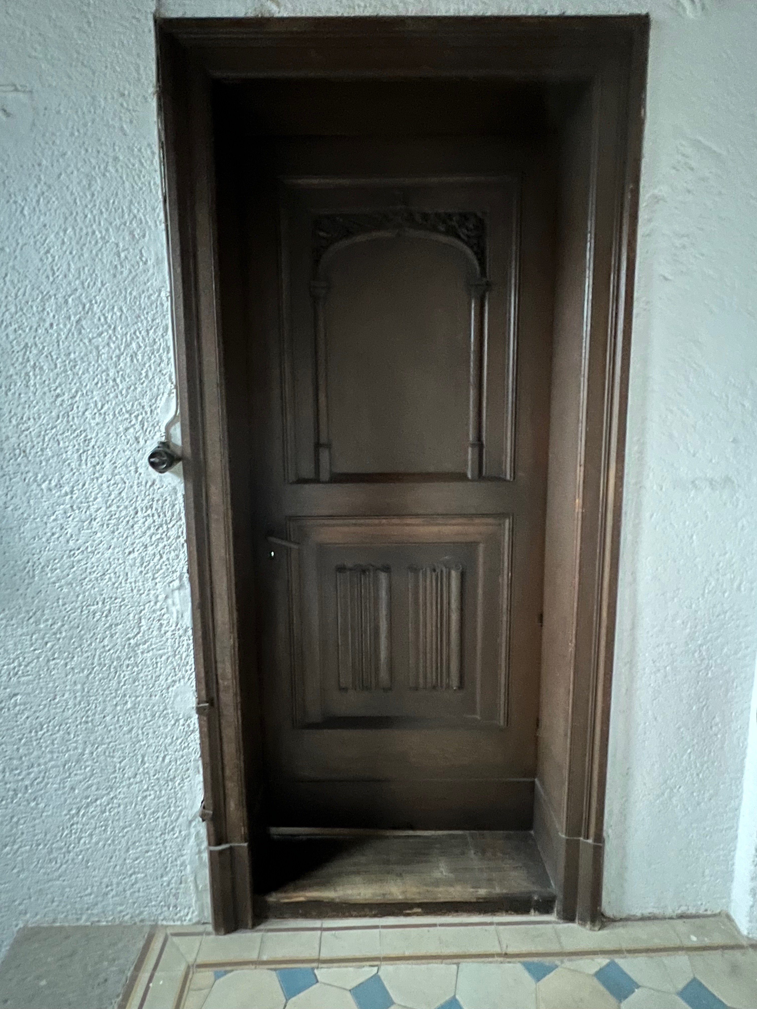 Tür Eingang Küchentrakt (Zweites Treppenpodest neben Eingang zur Privatebene) (Reichsburg Cochem CC BY-NC-SA)