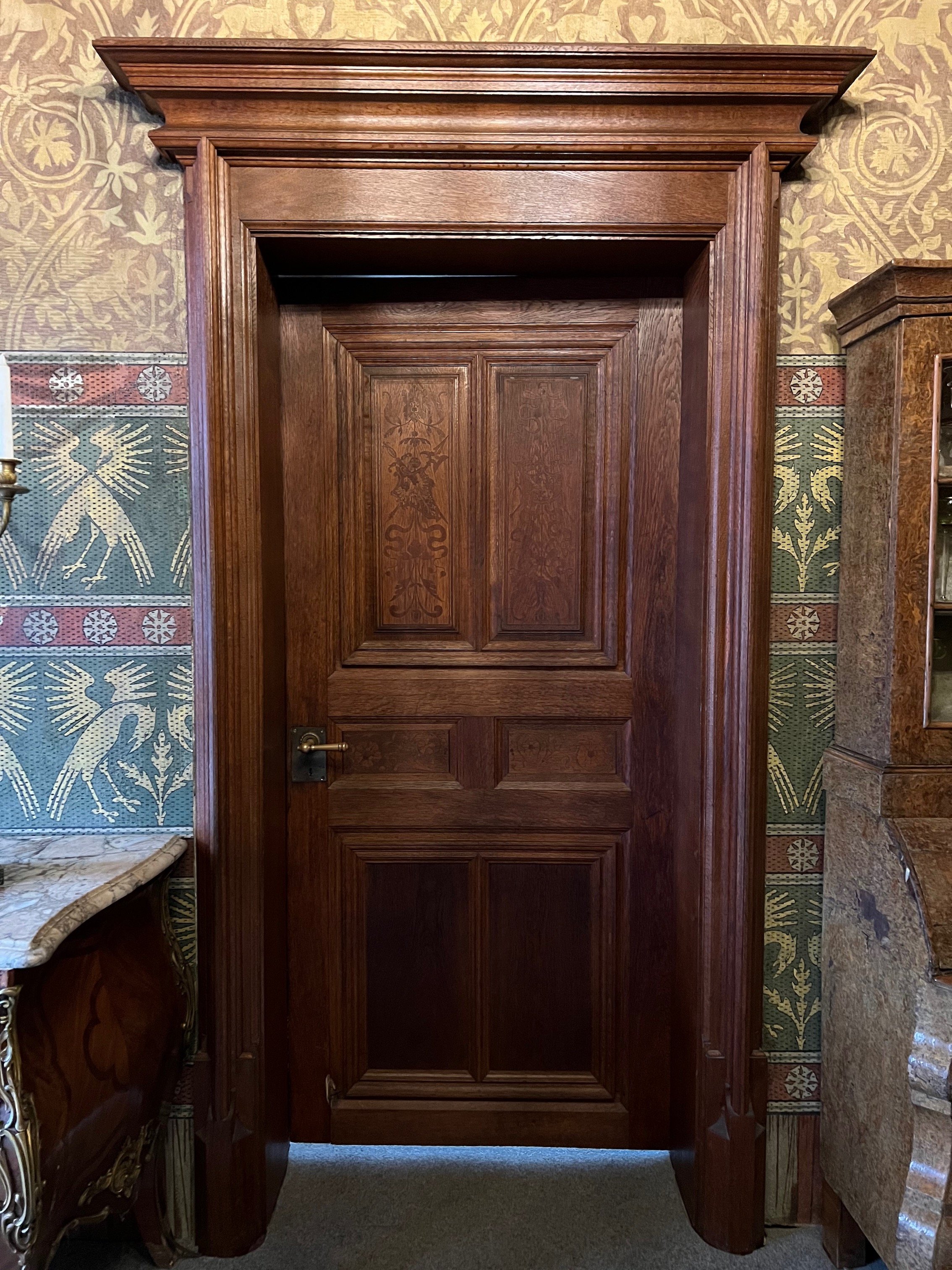 Tür vom gotischen zum romanischen Zimmer (Reichsburg Cochem CC BY-NC-SA)