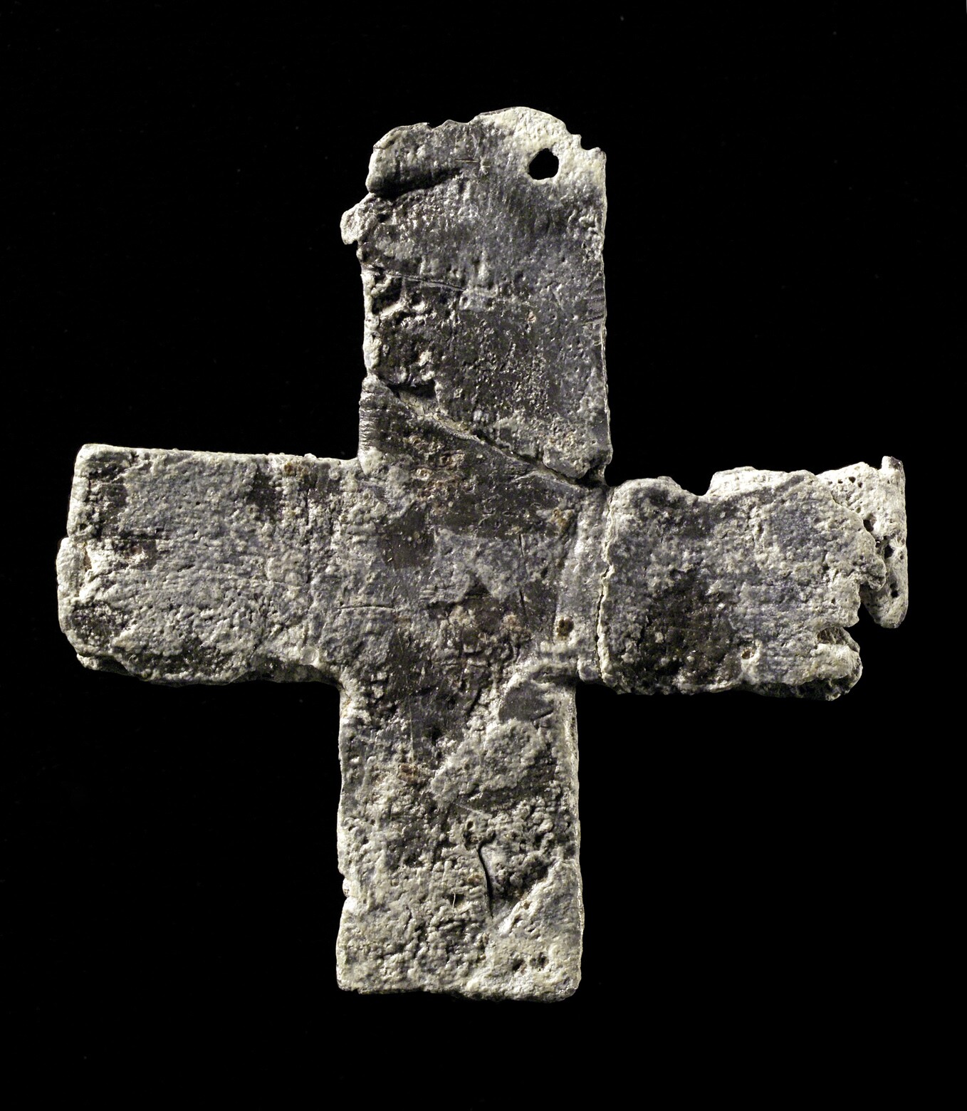 Kleines Kreuz aus dem Grab Kaiser Heinrichs V. (Dom- und Diözesanmuseum im Historischen Museum der Pfalz, Speyer CC BY-NC-ND)