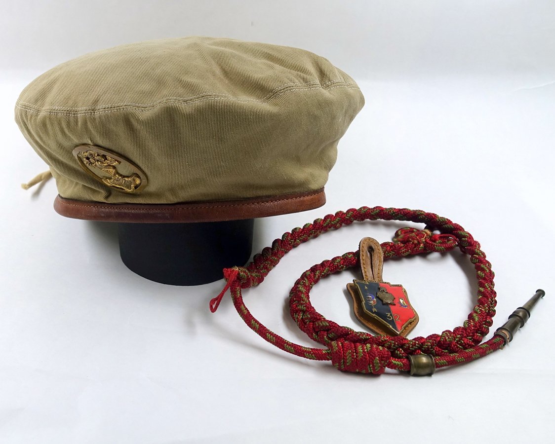 Barett, Fangschnur und Regimentsabzeichen (Historisches Museum der Pfalz, Speyer CC BY)