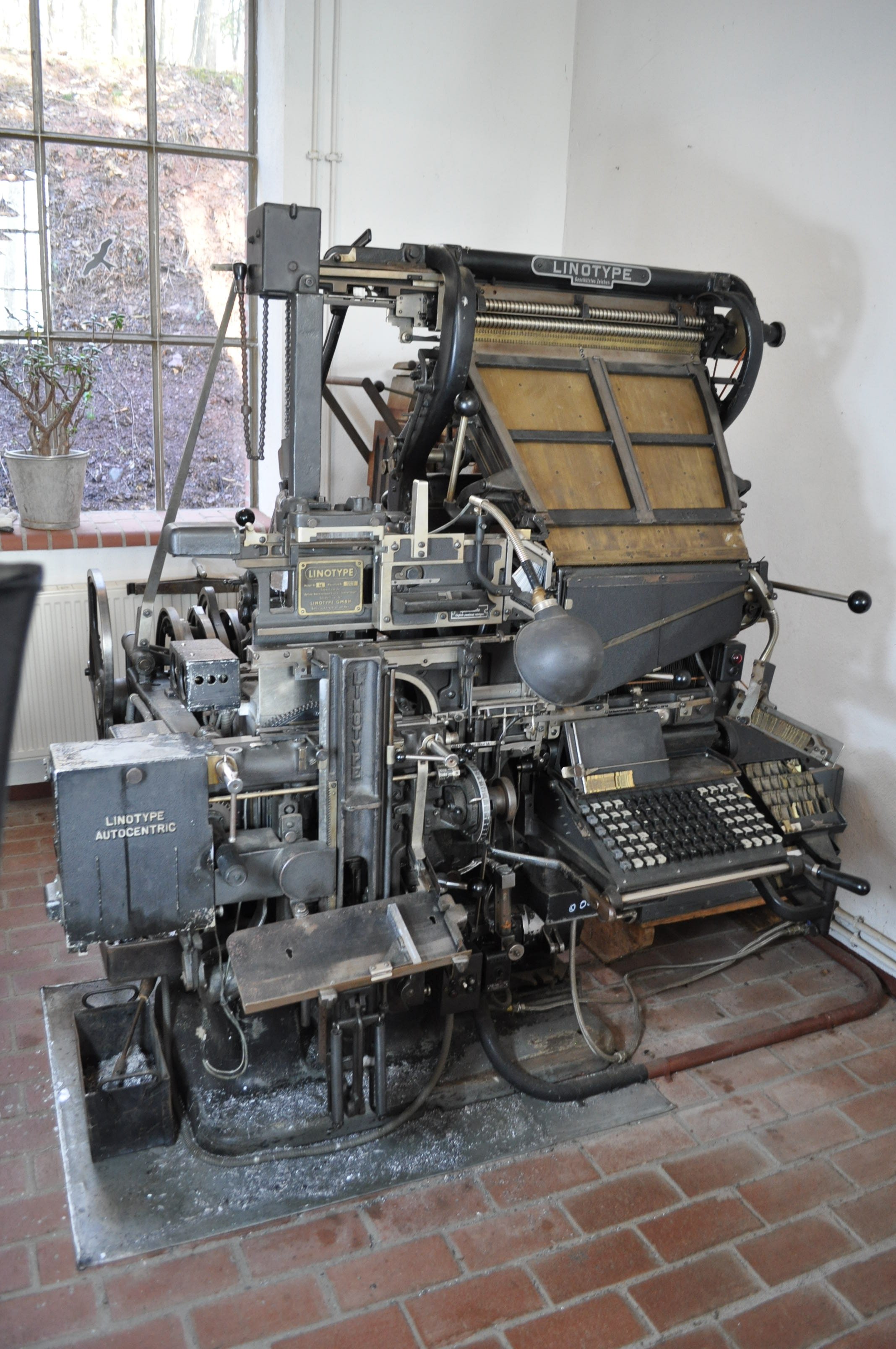 Linotype Setzmaschine 4a Nr. 13025 (Rheinland-Pfälzisches Freilichtmuseum CC BY-NC-SA)