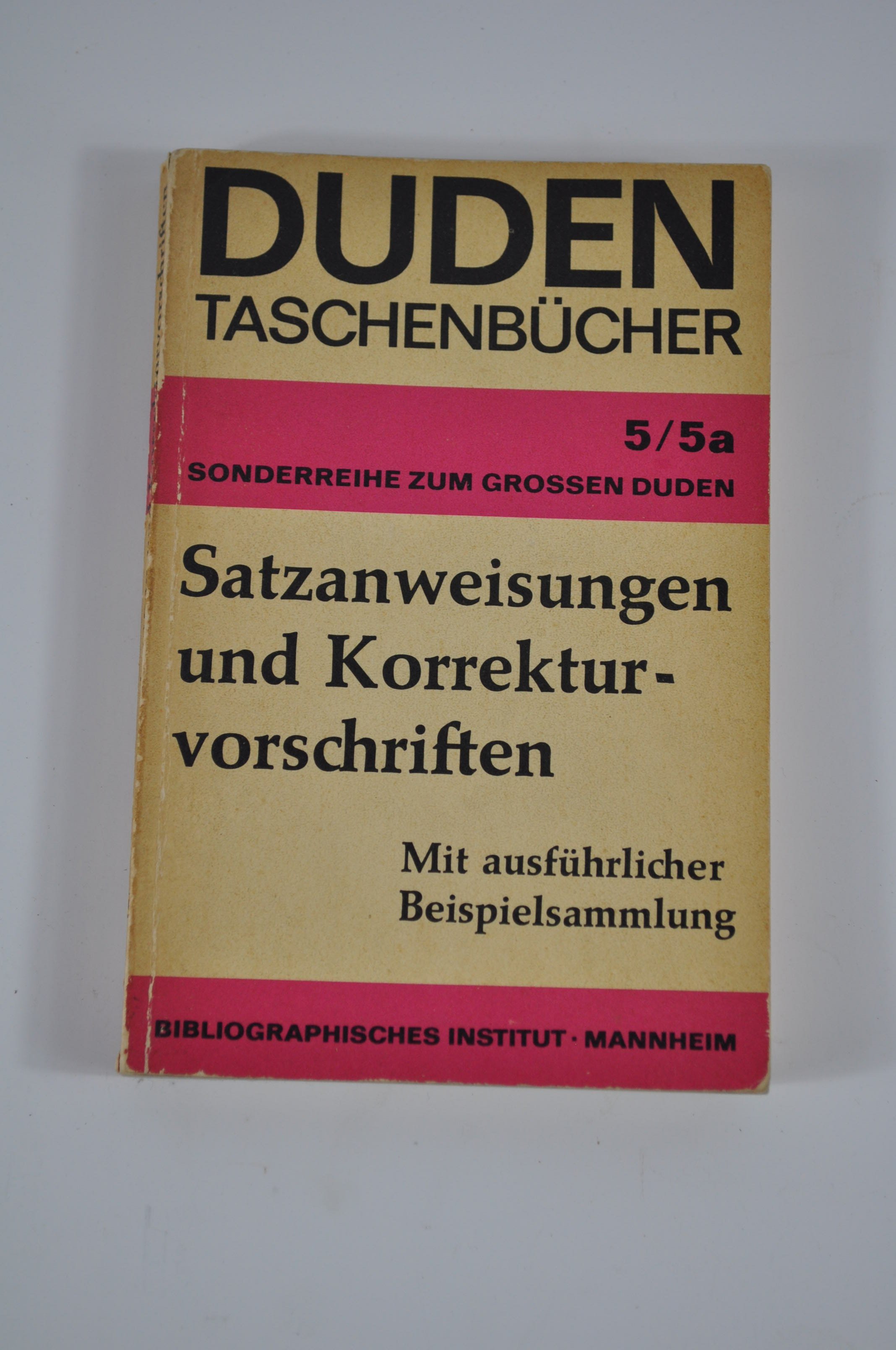 Taschenbuch Duden (Rheinland-Pfälzisches Freilichtmuseum CC BY-NC-SA)