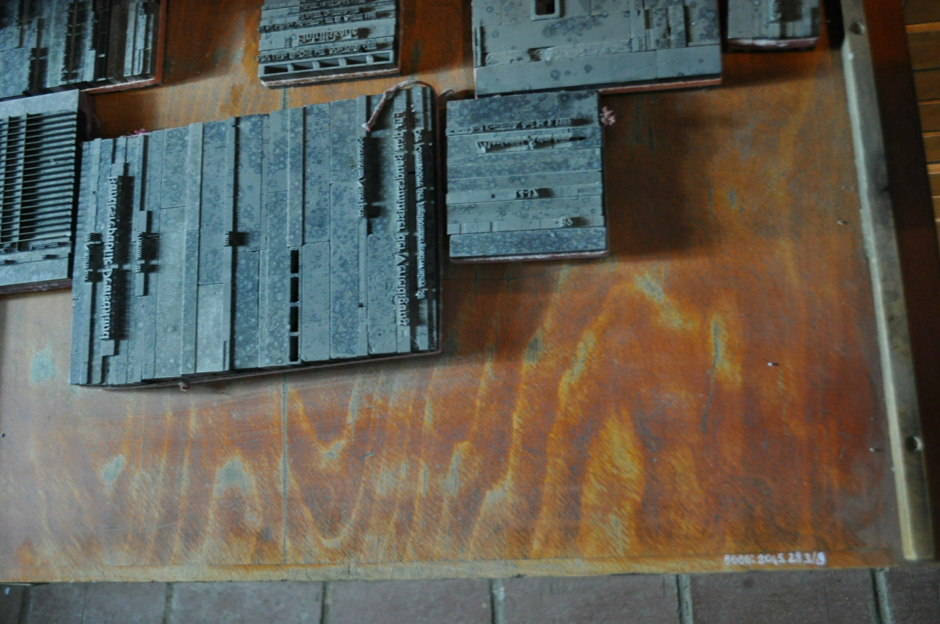 Schublade des Setzregals mit Drucksätzen (Rheinland-Pfälzisches Freilichtmuseum CC BY-NC-SA)