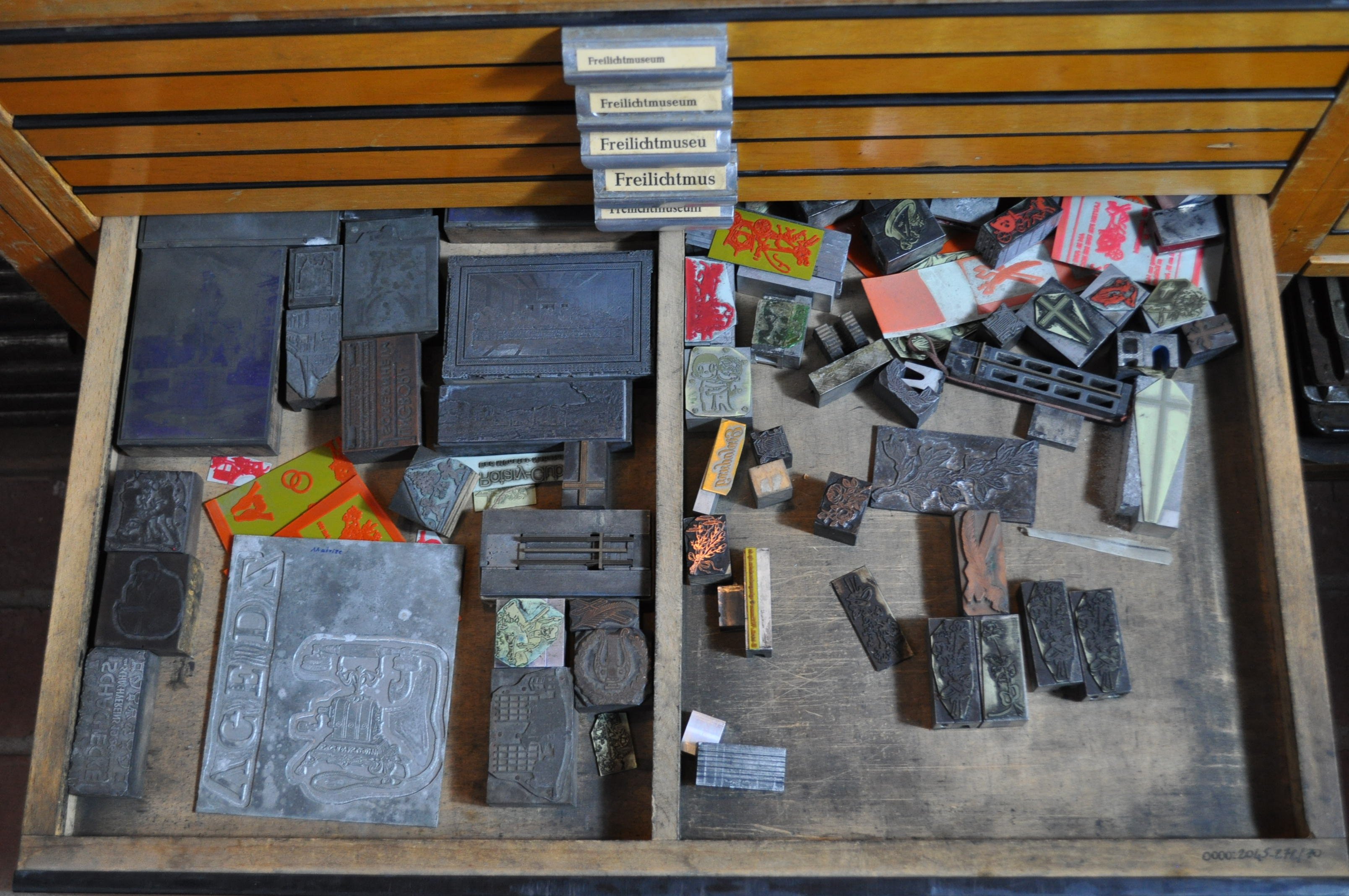Schublade mit Klischees (Rheinland-Pfälzisches Freilichtmuseum CC BY-NC-SA)