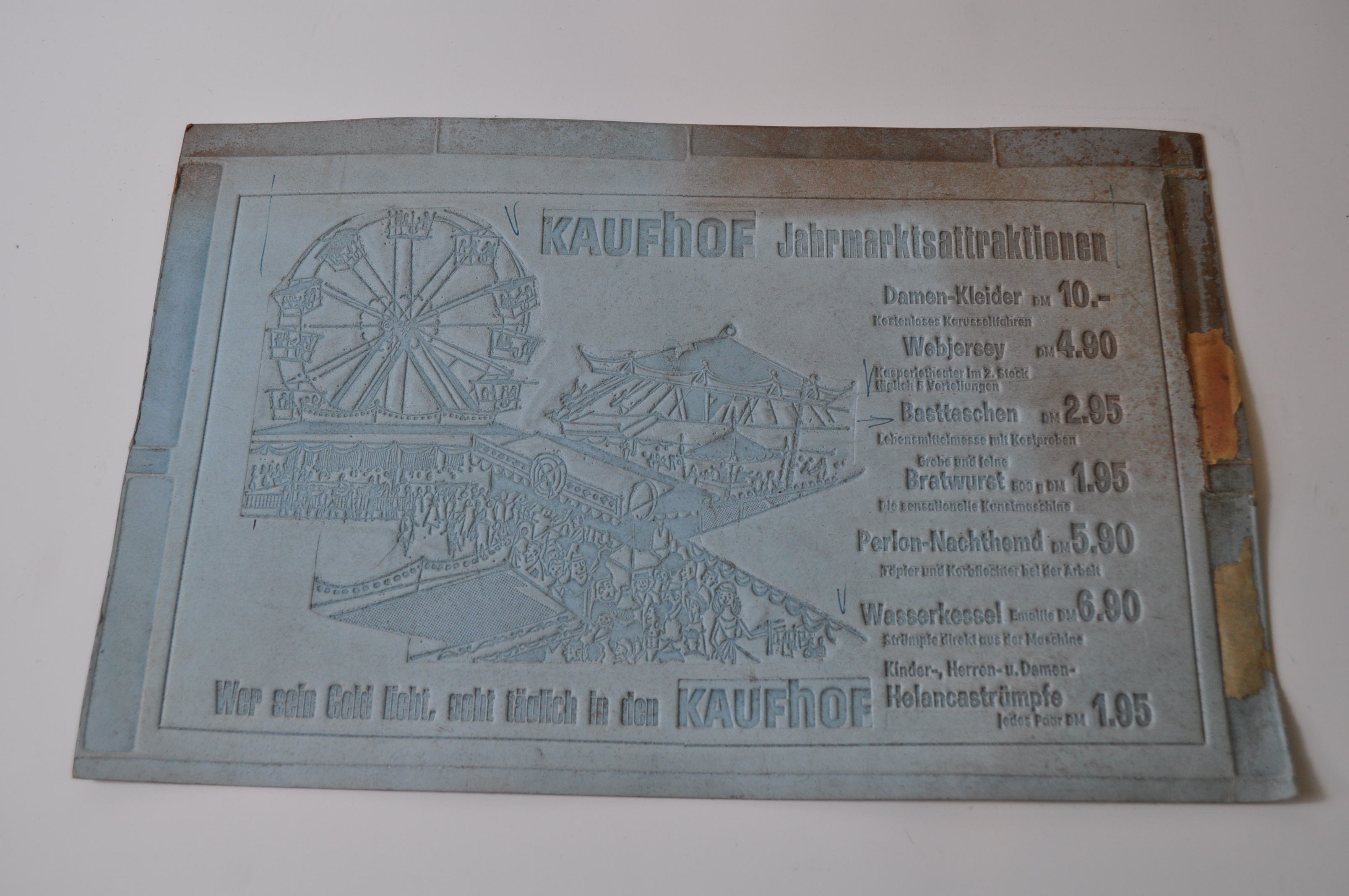 Mater mit Werbung Kaufhof/Jahrmarkt (Rheinland-Pfälzisches Freilichtmuseum CC BY-NC-SA)
