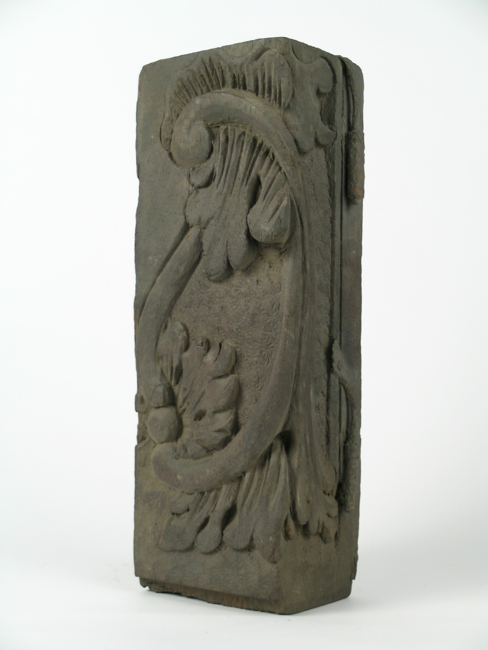 Fasssprießen-Stütze mit Rocaille-Schnitzwerk (Historisches Museum der Pfalz, Speyer CC BY)