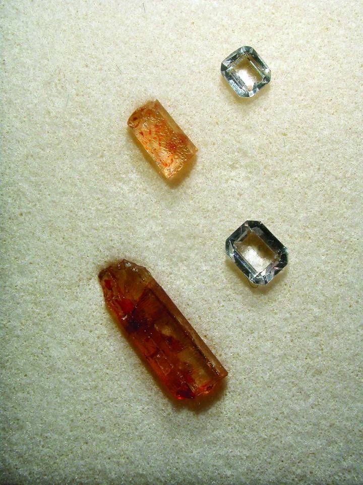 Apatit (Kristalle und geschliffen) (Naturhistorisches Museum Mainz / Landessammlung für Naturkunde Rheinland-Pfalz CC BY-NC-SA)