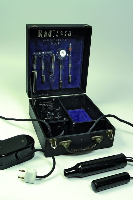 Elektrisches Behandlungsgerät Radiostat (Theodor-Zink-Museum Kaiserslautern CC BY-NC-SA)