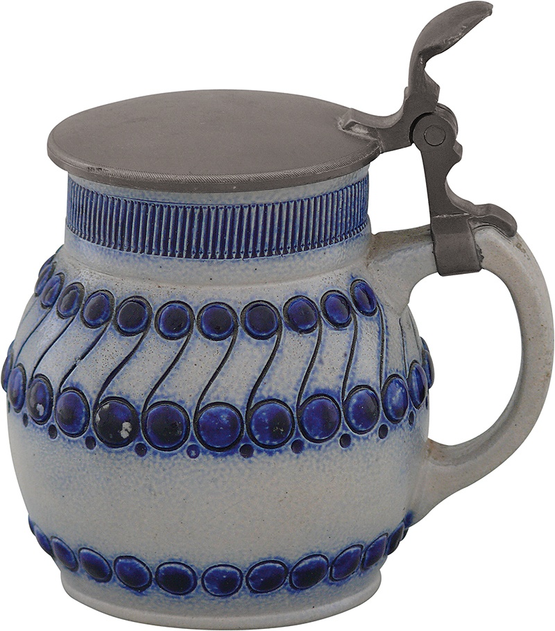 Kleiner Seidel (Damenkrug) mit Zinndeckel (Keramikmuseum Westerwald CC BY-NC-SA)