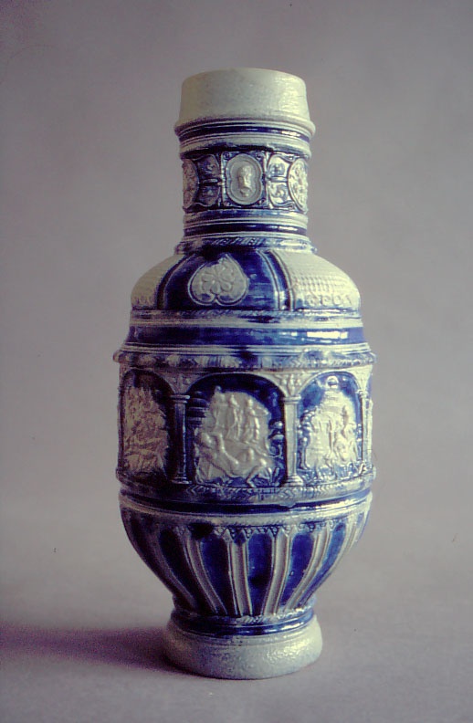 Renaissancekrug - Krug mit der Geschichte des barmherzigen Samariters (Keramikmuseum Westerwald CC BY-NC-SA)