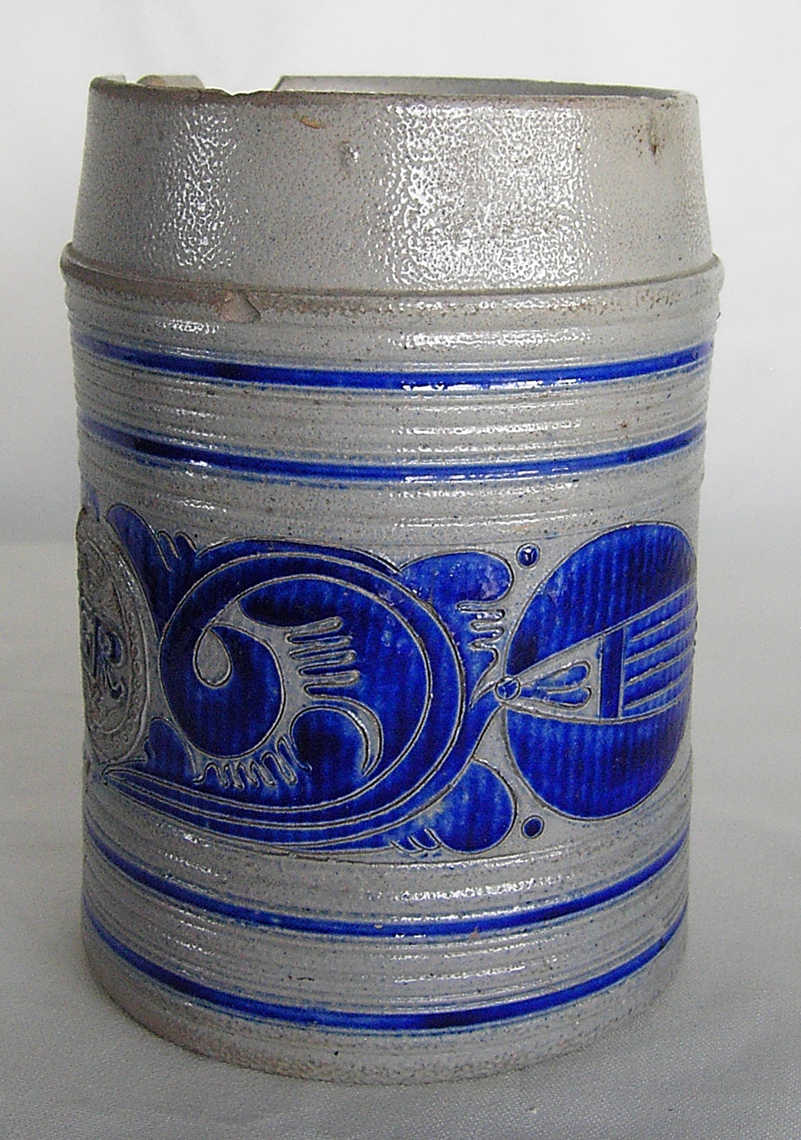 Humpen - Walzenkrug - Zylindergefäß (Keramikmuseum Westerwald CC BY-NC-SA)