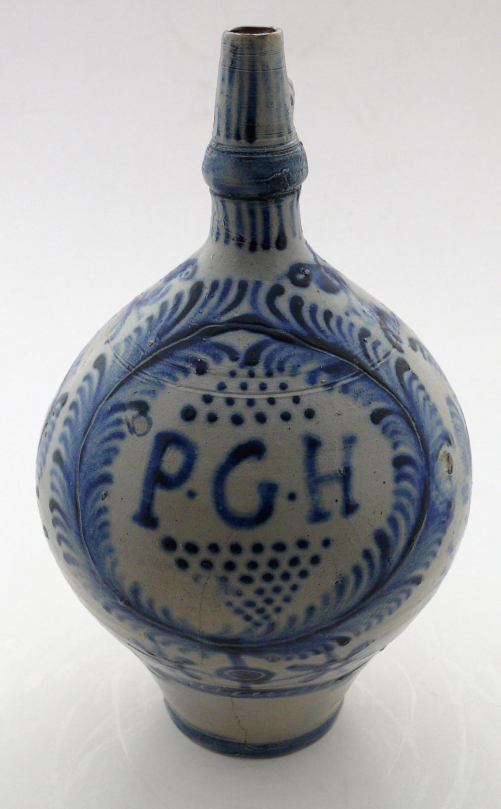 Henkelflasche (Keramikmuseum Westerwald CC BY-NC-SA)