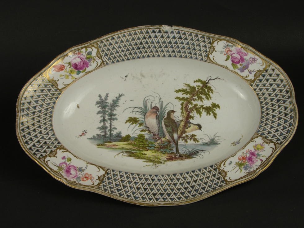 Ovale Platte mit Vogeldekor (Historisches Museum der Pfalz, Speyer CC BY)