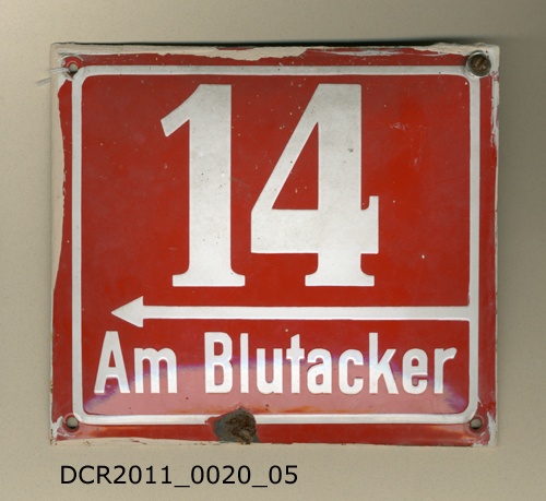 Schild, Hausnummer, Am Blutacker 14 (dc-r docu center ramstein CC BY-NC-SA)