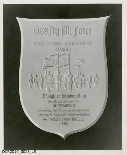 Fotoabzug, Entwurf für eine Plakette Twelfth Air Force (dc-r docu center ramstein CC BY-NC-SA)