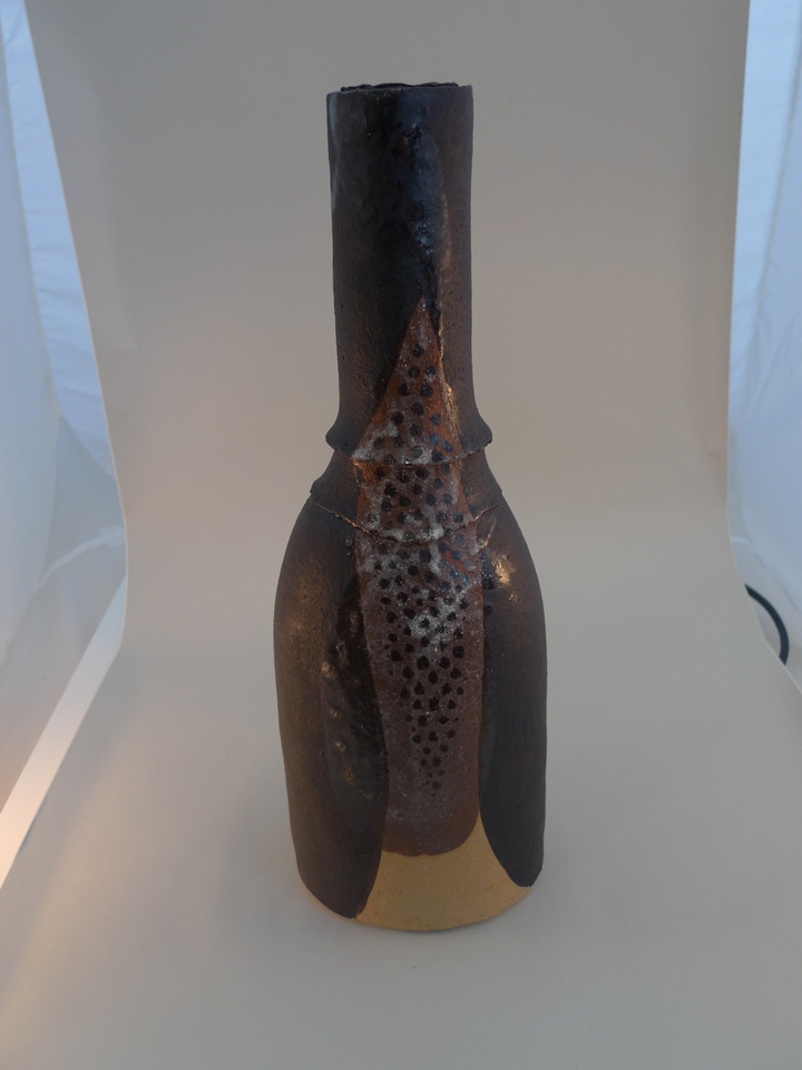 Gefäß mit langem Hals (Keramikmuseum Westerwald CC BY-NC-SA)