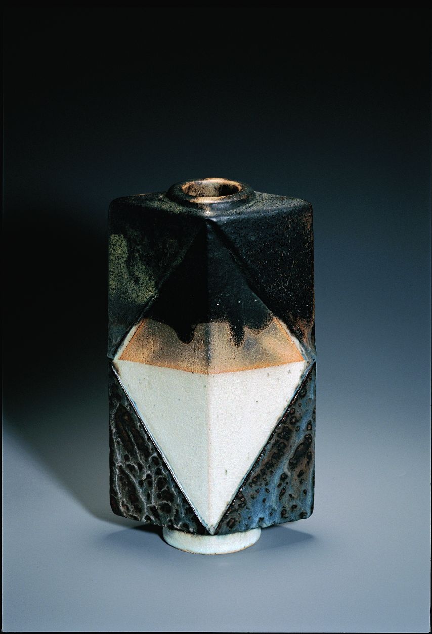 Brüggemann-Breckwoldt, Antje - Vase, 1980. (Moderne Keramik des 20. Jh. - Landessammlung RLP CC BY-NC-SA)