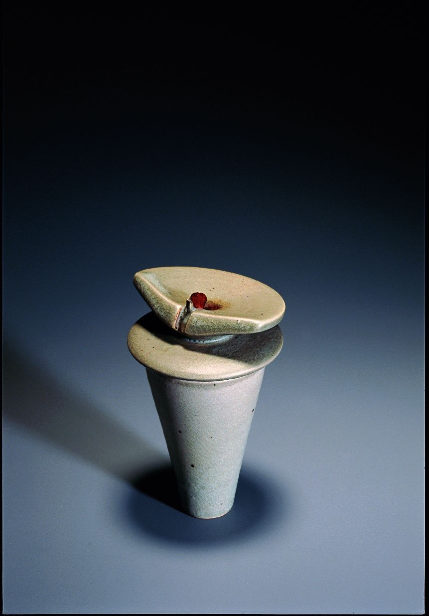 Vehring, Vera - Gefäß, 1973. (Moderne Keramik des 20. Jh. - Landessammlung RLP CC BY-NC-SA)