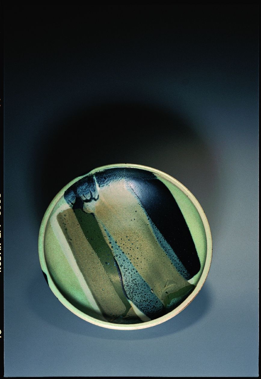 Kippenberg, Heidi - Schale, 1970. (Moderne Keramik des 20. Jh. - Landessammlung RLP CC BY-NC-SA)