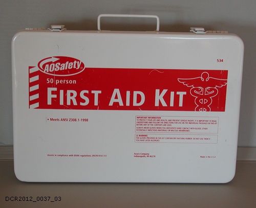 Erste-Hilfe-Kasten, First Aid Kit, 50 person (dc-r docu center ramstein CC BY-NC-SA)