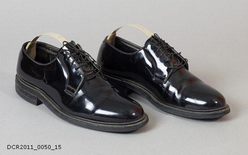 Paar Schuhe, Class A Uniform (dc-r docu center ramstein CC BY-NC-SA)