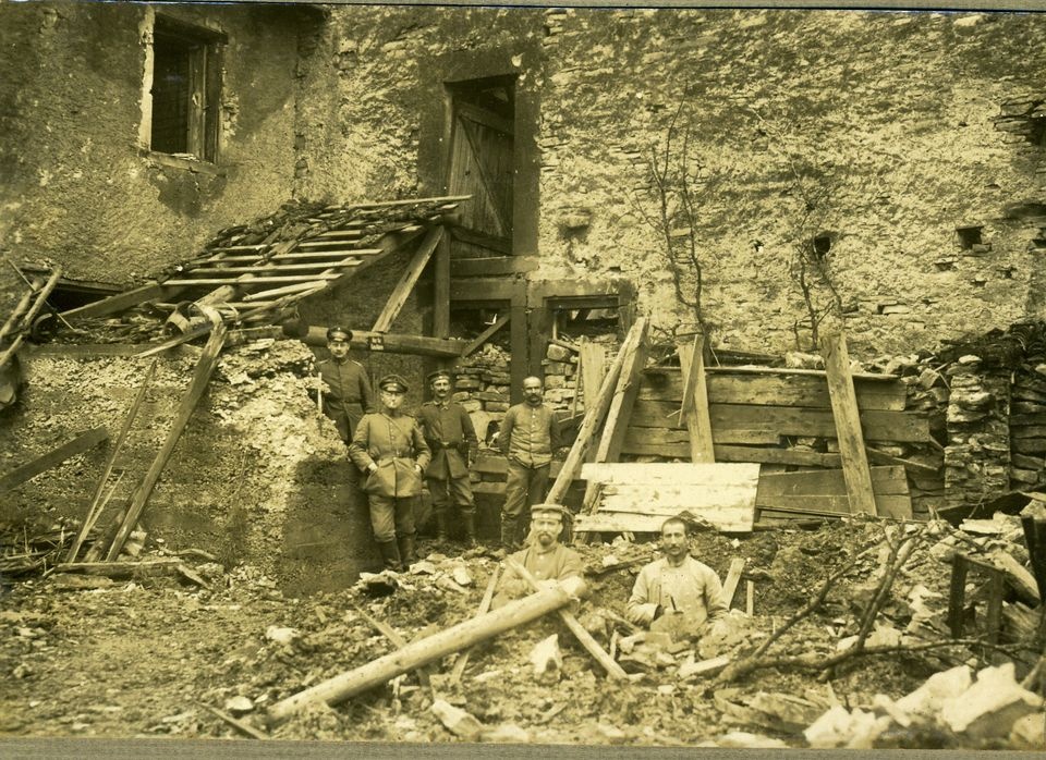 Soldaten vor Trümmern (Historisches Museum der Pfalz, Speyer CC BY)