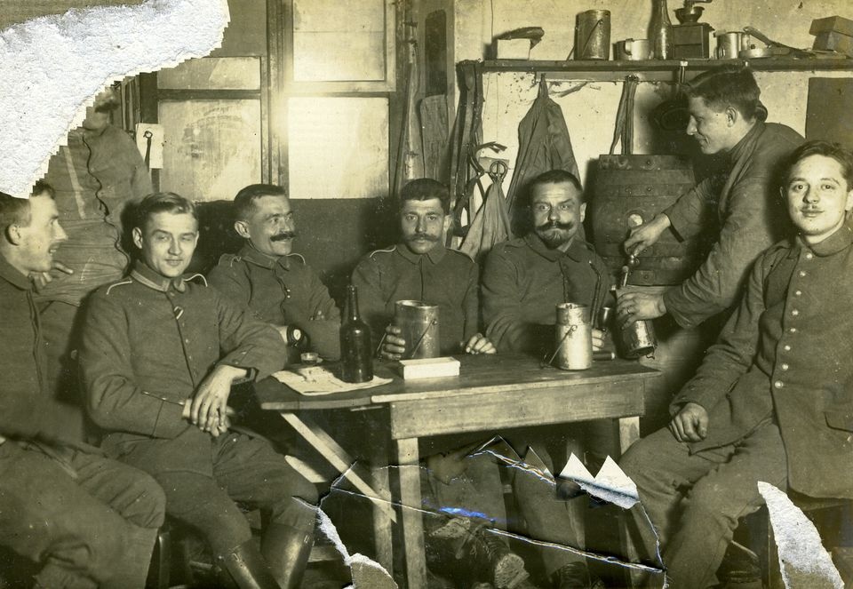 Soldaten beim Biertrinken (Historisches Museum der Pfalz, Speyer CC BY)