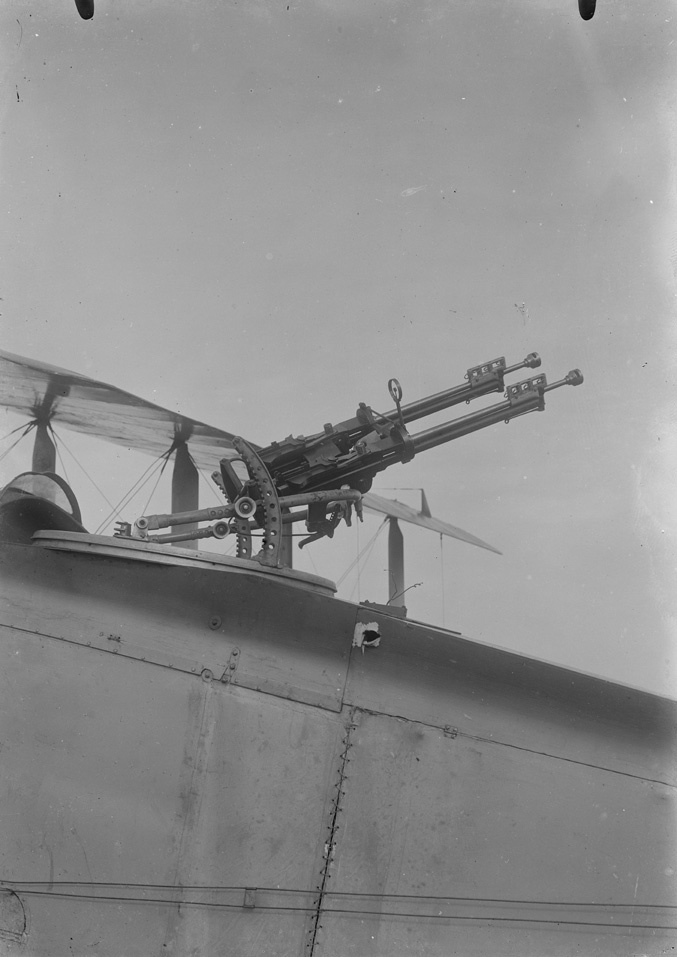 Flugzeugkanzel mit Gewehren (Historisches Museum der Pfalz, Speyer CC BY)