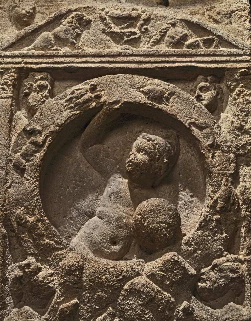 Geburt des Gottes Mithras aus einem Felsen (Rheinisches Landesmuseum Trier CC BY-NC-SA)
