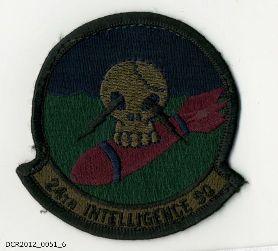 Verbandsabzeichen 24th Intelligence Squadron tarnfarben (dc-r docu center ramstein CC BY-NC-SA)