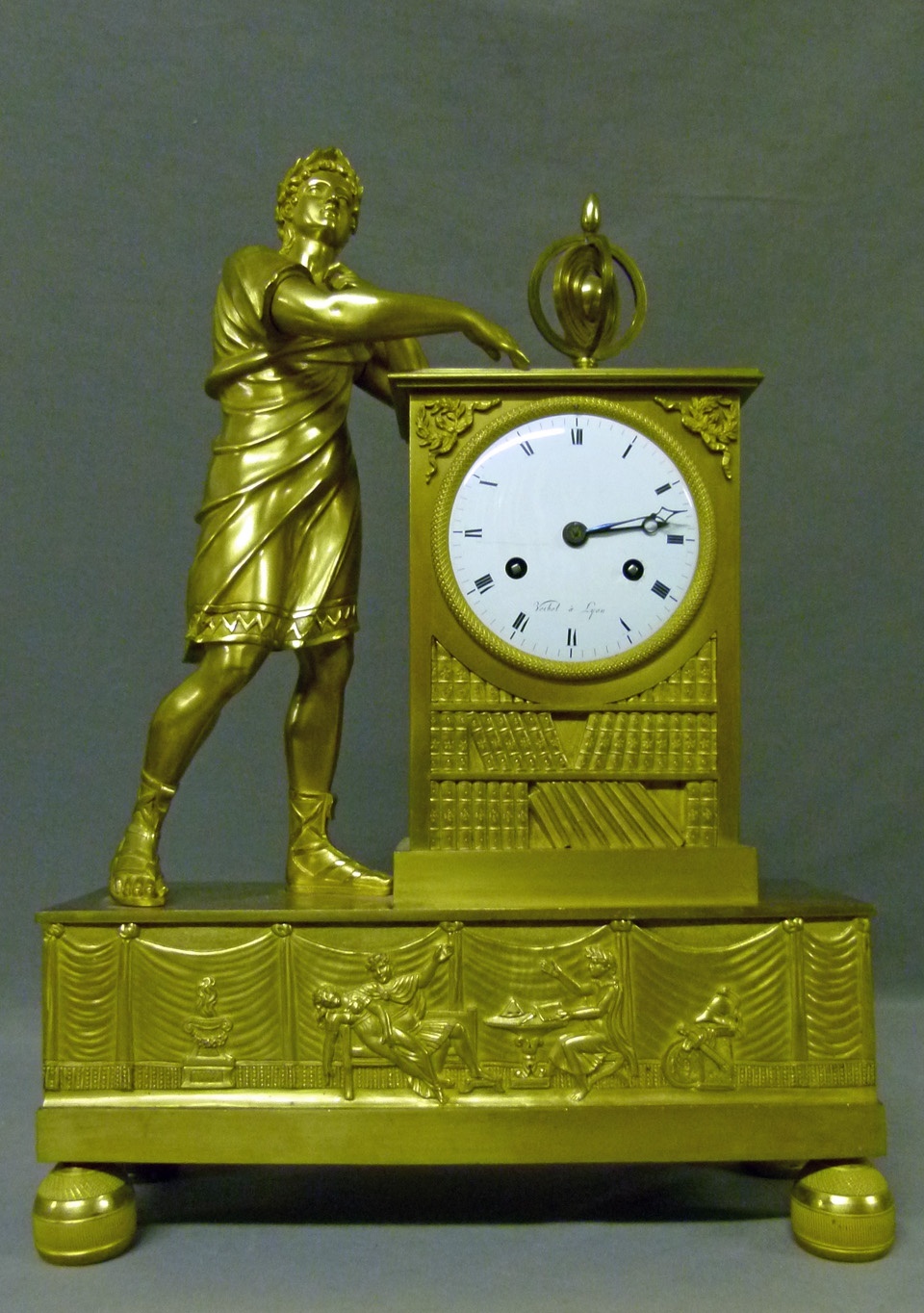 Französische Pendule mit einer allegorischen Darstellung der Astronomie (Stadtmuseum Simeonstift Trier CC BY-NC-ND)