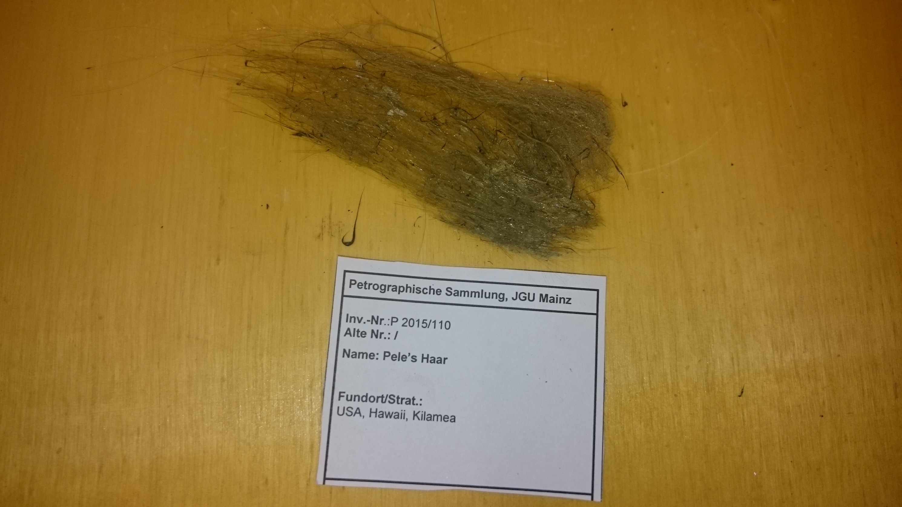 Pele-Haar (Sammlungen der Universität Mainz CC BY-NC-SA)