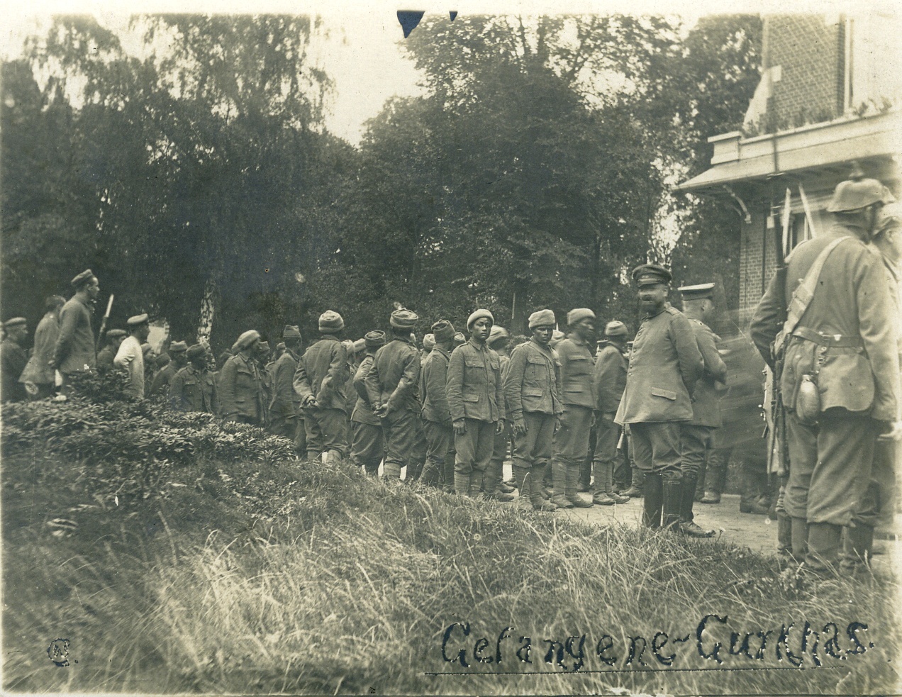 Fotopostkarte "Gefangene Gurkhas" (Historisches Museum der Pfalz, Speyer CC BY)