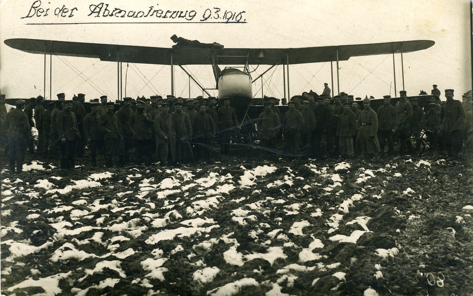 Fotopostkarte "Abgeschossenes engl. Flugzeug" (Historisches Museum der Pfalz, Speyer CC BY)