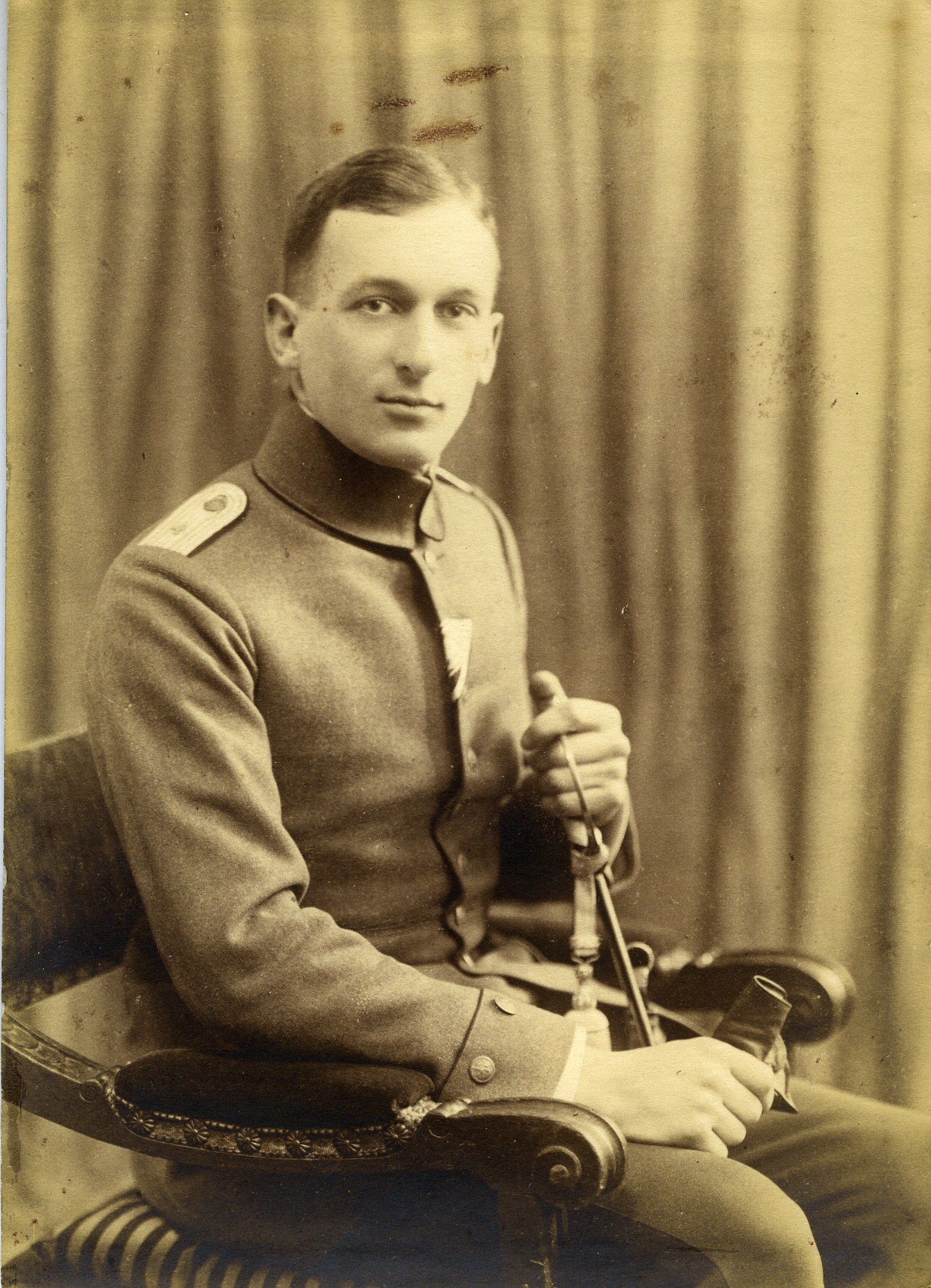 Fotografie "Portrait Hans Thiel, sitzend" (Historisches Museum der Pfalz, Speyer CC BY)