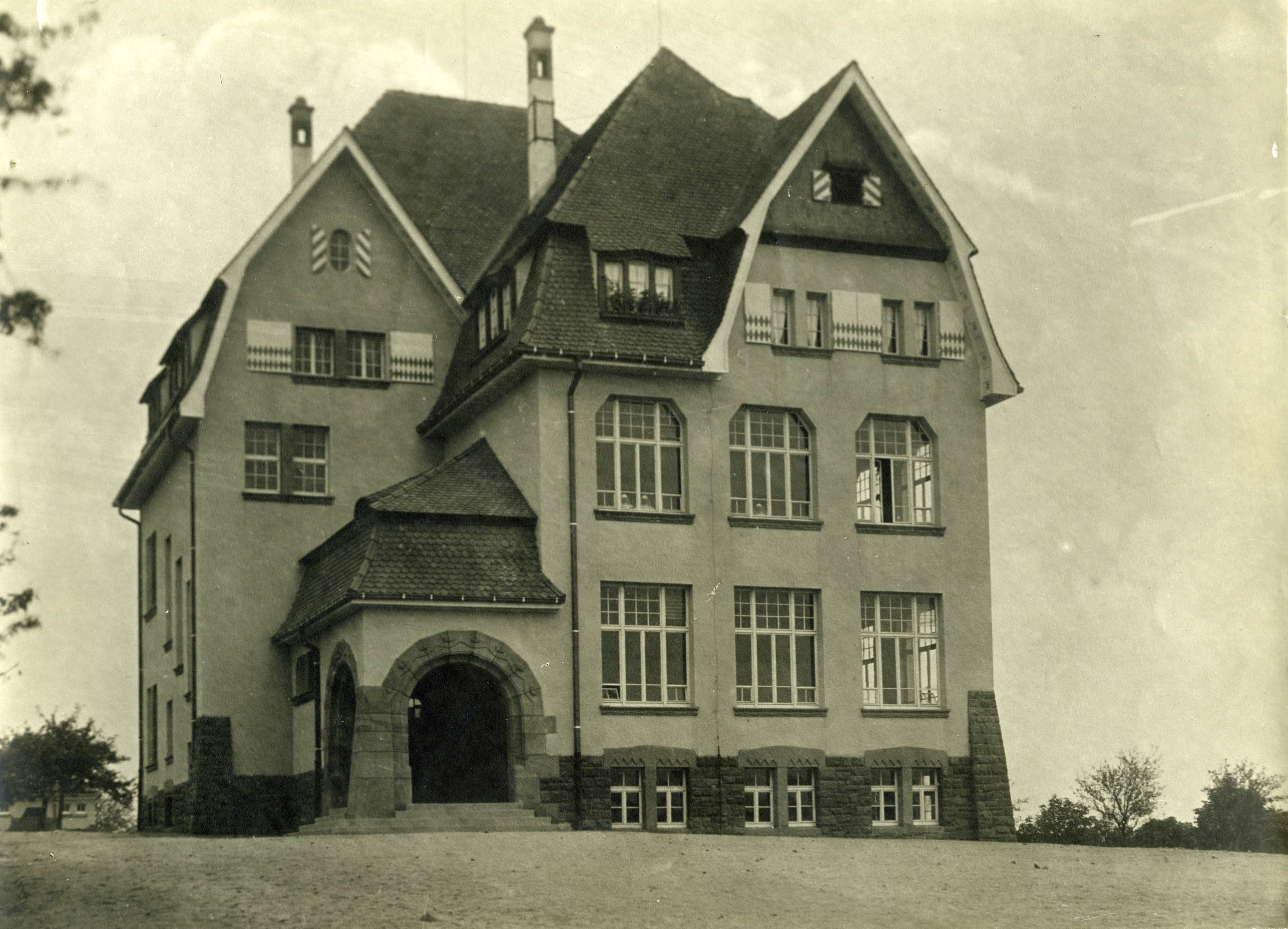Fotografie "Luitpoldschule Hettenleidelheim" (Historisches Museum der Pfalz, Speyer CC BY)